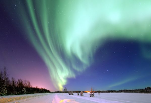 une photo d'une aurore boréale en Alaska