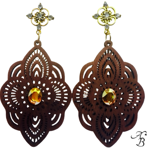 Boucles d’oreilles clous bois Maxi Coffee, médaillon brun cuivré incrusté de cristaux, bijou artisanal en bois léger.