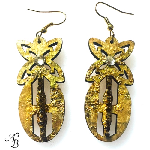 Boucles d’oreilles bois doré avec cristaux Swarovski et cristal en verre – Aline B Création.