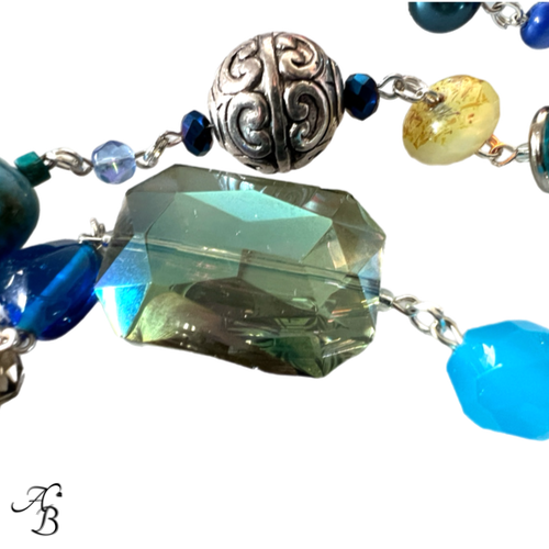 Sautoir – Oceania en perles vintage et contemporaines façonnées à la main en pâte de verre, céramique, cristal et Fimo.