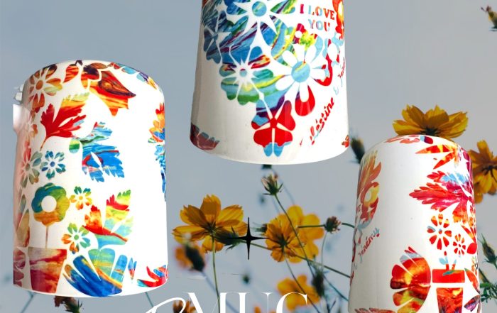 Mug personnalise Celestine et Jeremy, motif floral colore avec coeur de fleurs et message I love you - creation exclusive Aline B Creation