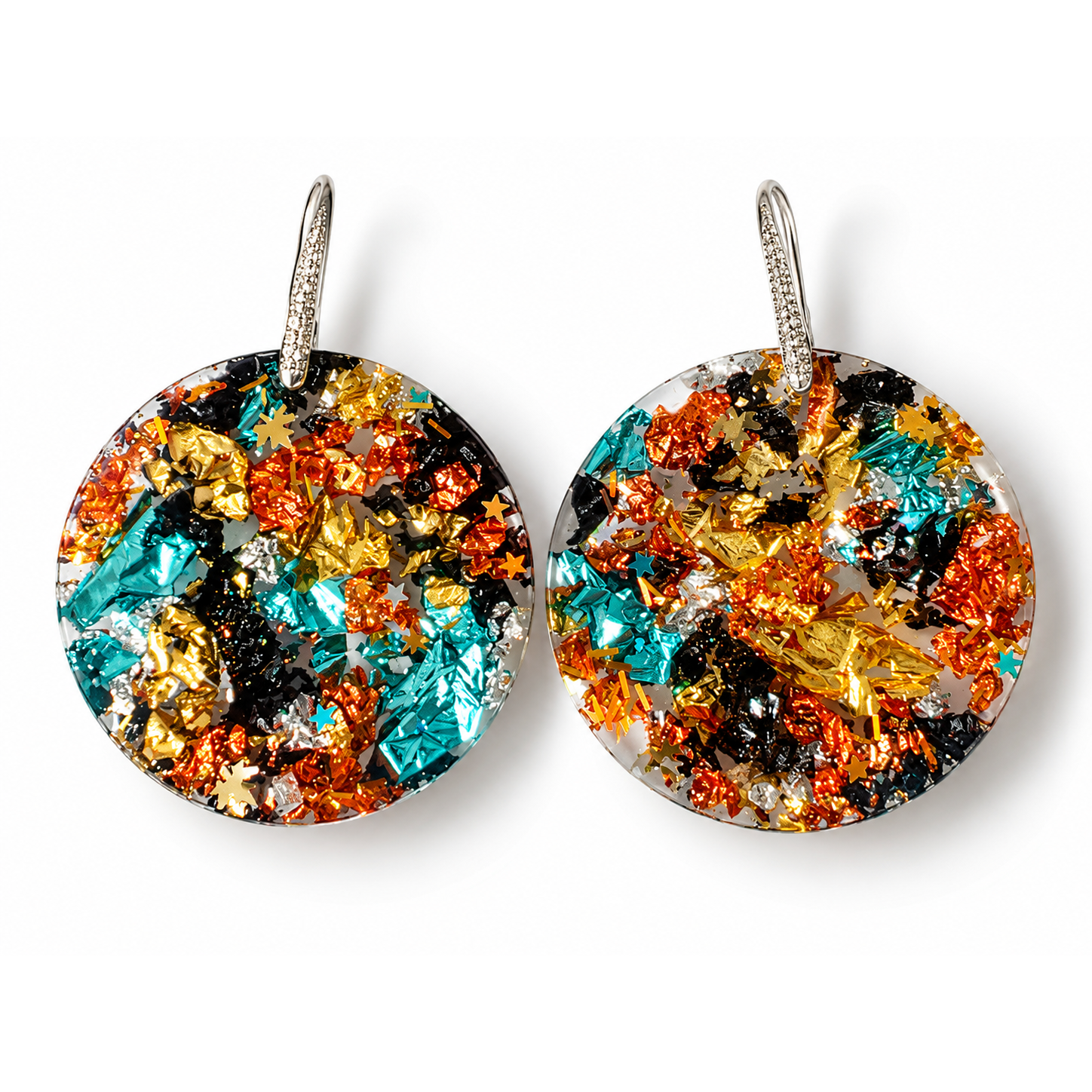 Boucles d’oreilles Resin’ Été indien de face : grands disques en résine cuivre, noir et or – Aline B Création