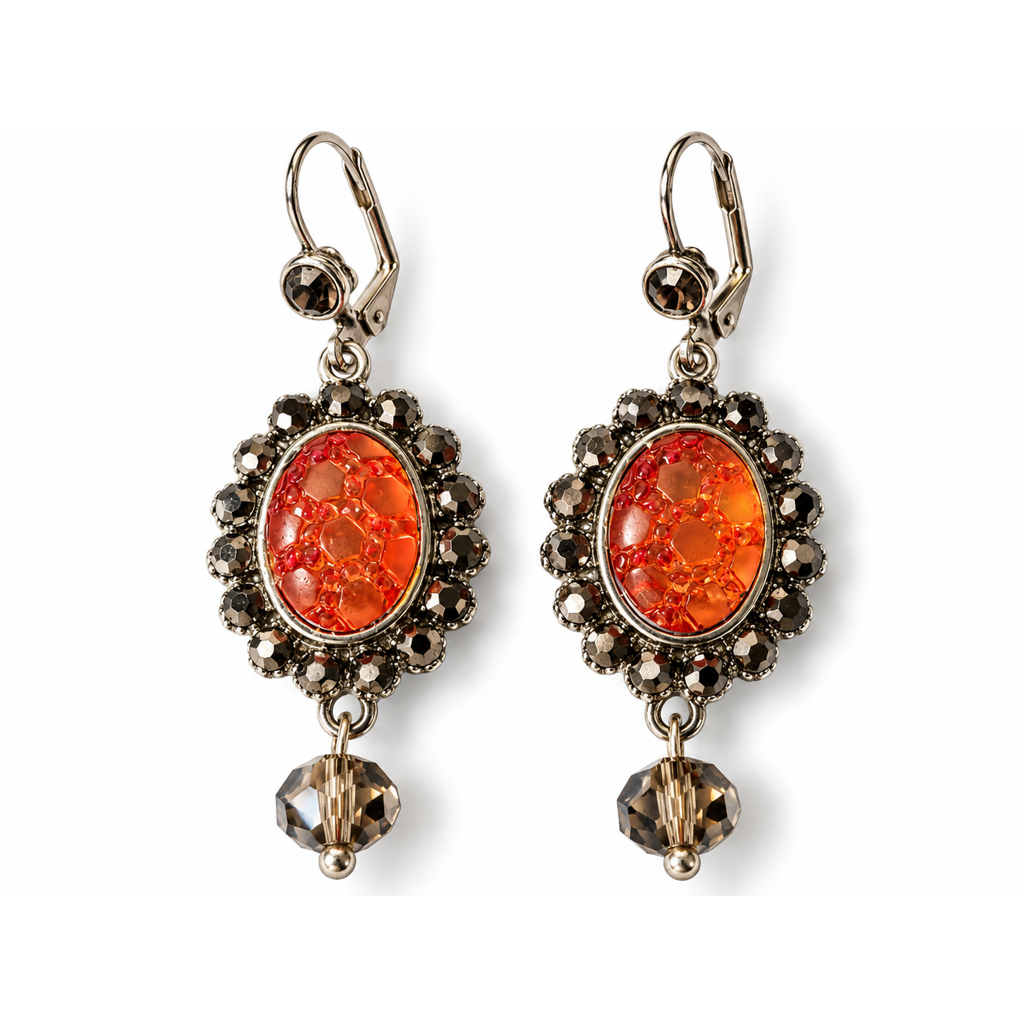 Boucles d’oreilles dormeuses Capucine d’argent de face : médaillons en résine couleur capucine cerclés d’hématite – Aline B Création