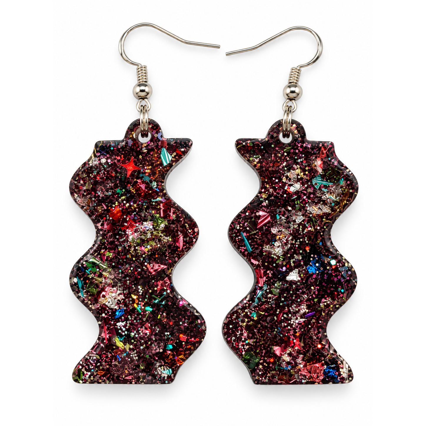 Boucles d’oreilles crochets Resin’ Vague cacao de face : vagues en résine couleur chocolat sur crochets argentés – Aline B Création